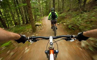 9 Tips Bersepeda untuk Mendaki Bukit dengan Lebih Baik